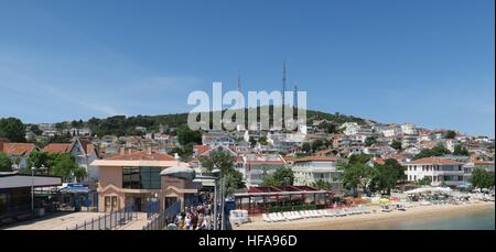 Kinaliada, Istanbul - Le Port de l'île Prince Kinali et la mer de Marmara Banque D'Images