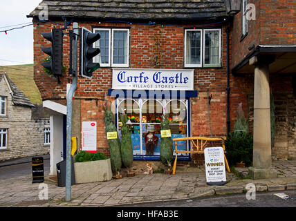 Château de Corfe le magasin du village, à l'île de Purbeck, Dorset, Angleterre, Royaume-Uni Banque D'Images