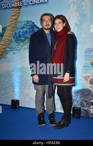 Paolo Ruffini et Diana del Bufalo participant à la première italienne du Disney's 'Europe', à l'espace Cinema Moderno Roms à Rome, Italie. Avec : Paolo Ruffini, Diana del Bufalo Où : Rome, Latium, Italie Quand : 28 novembre 2016 Crédit : IPA/WENN.com **Uniquement disponible pour publication au Royaume-Uni, USA, Allemagne, Autriche, Suisse** Banque D'Images