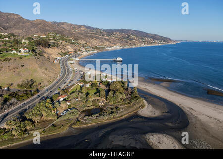 De l'antenne Surfrider Beach Malibu Lagoon, et la côte sud de la Californie. Banque D'Images