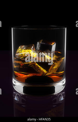 Illustration tridimensionnelle de whisky dans le verre Banque D'Images