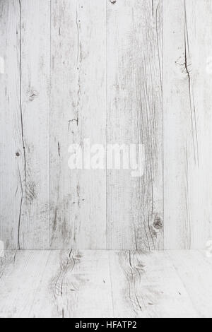 Fond rustique en bois blanc table. Vertical image with copy space Banque D'Images