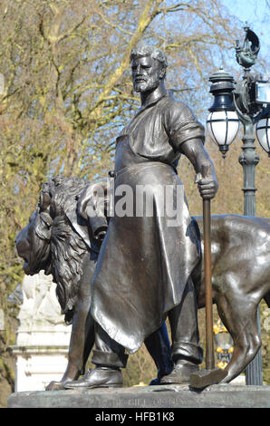 Un détail de l'Édifice commémoratif Victoria à l'extérieur de Buckingham Palace dans le Mall, Londres. C'est "fabrication" d'un cadeau de la Nouvelle-Zélande Banque D'Images