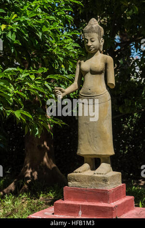 Statue de danseuse Apsara au Musée National de Phnom Penh Banque D'Images