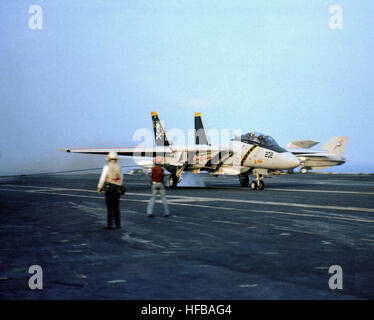 F-14A VF-84 trappage sur USS Nimitz (CVN-68) 1981 Banque D'Images