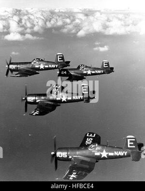 F4U-4 VF-671 CV-40 1951 Banque D'Images
