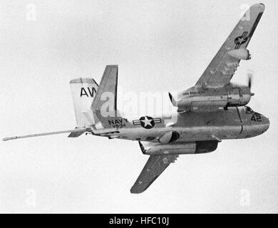 Grumman Tracker S-2D de VS-34 en vol en 1966 Banque D'Images