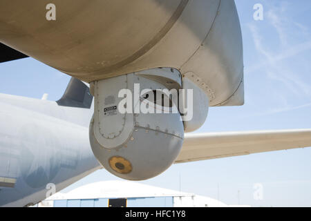 KC-130J modifié avec un capteur cible, la station d'exploitation, de l'enfer Misiles, et 30 mm Canon Canon. TSS HAWK Harvest Banque D'Images