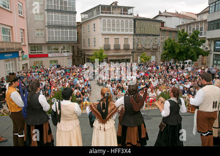 Spectacle folklorique traditionnel, les Festivités de la Vierge de Montserrat, Monforte de Lemos, Lugo province, région de la Galice, Espagne, Europe Banque D'Images