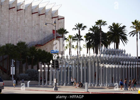 Sculpture de Lumière urbaine par Chris Burden au Los Angeles County Museum modern art LACMA Banque D'Images