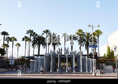 Sculpture de Lumière urbaine par Chris Burden au Los Angeles County Museum modern art LACMA Banque D'Images