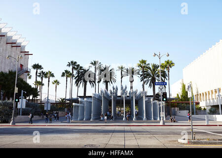 Sculpture de Lumière urbaine par Chris Burden au Los Angeles County Museum of Art, LACMA Banque D'Images