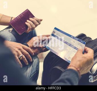 Close up up embarquement couple voyageant Banque D'Images