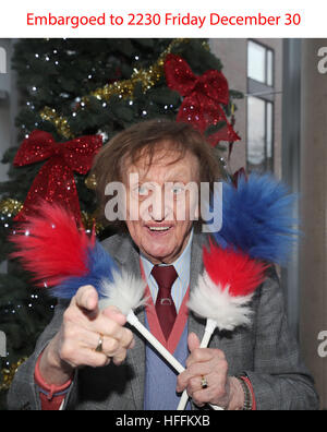 De 2230 sous embargo Vendredi 30 Décembre Ken Dodd à Liverpool après qu'il a été anobli pour services de divertissement et de charité dans la nouvelle année Honours list. Banque D'Images