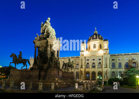 Wien, Vienne : Monument à Maria Theresia et Musée d'Histoire Naturelle, Paris, France Banque D'Images