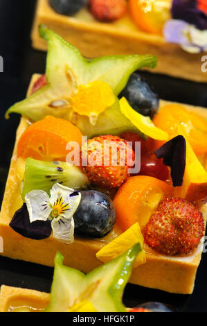 Des gâteaux aux fruits. Alimentaria, Nourriture et boissons International Exposition, L'Hospitalet de Llobregat, Barcelone, Catalogne, Espagne Banque D'Images