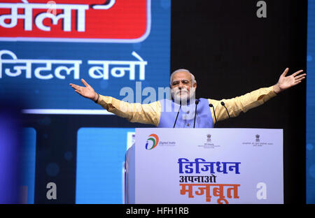 New Delhi, Inde. Déc 30, 2016. Le Premier Ministre indien Narendra Modi aborde la cérémonie de lancement d'une nouvelle application mobile pour encourager l'e-transactions au cours de l''Digital Mela' ou exposition numérique à Talkatora Stadium à New Delhi, Inde, 30 décembre 2016. © Partha Sarkar/Xinhua/Alamy Live News Banque D'Images