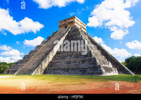 La structure centrale de Castillo, dans l'ancien temple maya de Chichen Itza, Yucatan, Mexique Banque D'Images