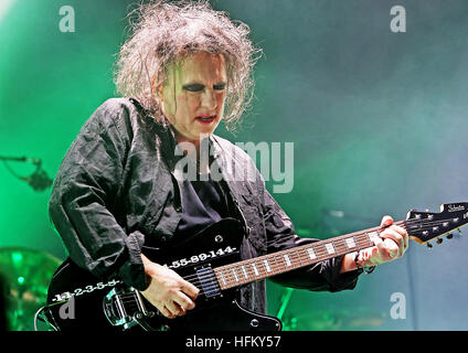 La Cure d'effectuer à la Manchester Arena comprend : The Cure, Robert Smith Où : Manchester, Royaume-Uni Quand : 29 Nov 2016 Banque D'Images