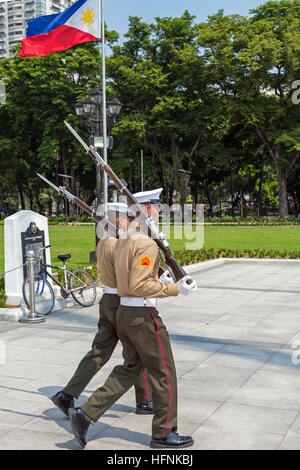 Les gardes marines à Rizal Park, Luneta, Manille, Philippines Banque D'Images