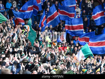 Des Rangers et Celtic fans avant le match de championnat écossais de Ladbrokes Ibrox Stadium, Glasgow. Banque D'Images