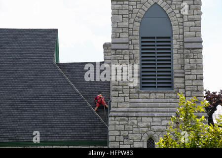 Travaux de toiture à la Trinity Episcopal Church Banque D'Images