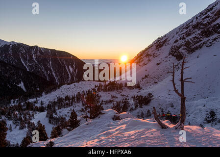 Lever du soleil dans les montagnes Banque D'Images