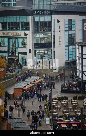Manchester vue sur Harvey Nichols Marchés en échange de Shambles Square Shopping Boutiques magasin de détail au détail magasin détaillant de l'acheteur Banque D'Images