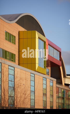 Alder Hey Children's Hospital Liverpool grand National Children's Hospital NHS Foundation Trust dans le parc extérieur extérieur du bâtiment nouvelle construction pret Banque D'Images