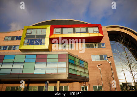 Alder Hey Children's Hospital Liverpool grand National Children's Hospital NHS Foundation Trust dans le parc extérieur extérieur du bâtiment nouvelle construction pret Banque D'Images