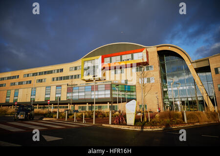 Alder Hey Children's Hospital Liverpool grand National Children's Hospital NHS Foundation Trust dans le parc extérieur extérieur du bâtiment nouvelle construction pret Banque D'Images