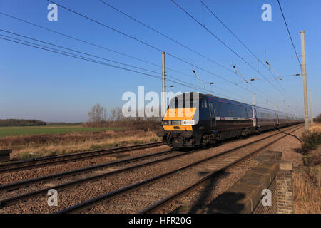 82217 Société d'exploitation des trains de la Côte est Côte Est DVT électrique Main Line Railway Cambridgeshire Banque D'Images