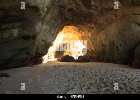 Cave ouverte à mille étapes Beach à Laguna Beach, Californie, USA Banque D'Images