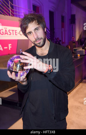 1Live Krone award à Jahrhunderhalle - After Party avec : Max Giesinger Où : Bochum, Allemagne Quand : 01 déc 2016 Banque D'Images