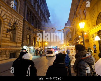 Urgence d'incendie dans la Vaci Utca, Budapest city centre, Hongrie Banque D'Images