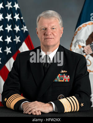 071108-N-0000X-001 fichier Marine photo de chef des opérations navales (ONC) Adm. Gary Roughead. Roughead soulagé Adm. Mike Mullen, le 29 septembre, lors d'une cérémonie au Pentagone pour devenir la 29e l'OIIO. Photo de la marine américaine (US Navy) Parution 071108-N-0000X-001 fichier Marine photo de chef des opérations navales (ONC) Adm. Gary Roughead Banque D'Images