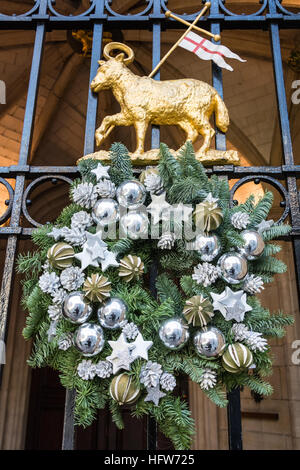 Le Saint Agneau et drapeau, Temple moyen, Inns of court, Londres, Angleterre, ROYAUME-UNI. Banque D'Images