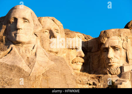 Mount Rushmore National Memorial, le Dakota du Sud et USA. Mt Rushmore in early morning light. Banque D'Images