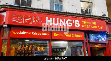 Shop avant de Hung's Chinese Restaurant à Wardour Street, Chinatown, Westminster, London West End, UK Banque D'Images