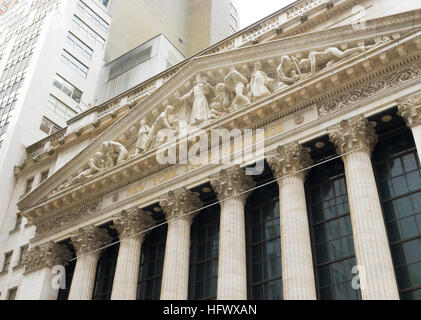 NEW YORK - 27 avril 2016 : l'extérieur de la bourse de New York. Elle est la plus grande bourse de la capitalisation boursière de ses Banque D'Images