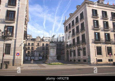 Statue de Pedro Velarde par Santander Plaza Porticada Cantabria Espagne Banque D'Images