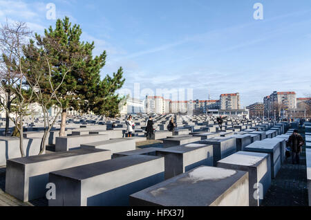 Vue sur le Mémorial aux Juifs assassinés d'Europe Denkmal für die ermordeten Juden Europas. Berlin, Allemagne Banque D'Images