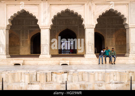 L'avant du Diwan-i-Khas situé dans le fort d'Agra. Agra, Uttar Pradesh. L'Inde Banque D'Images