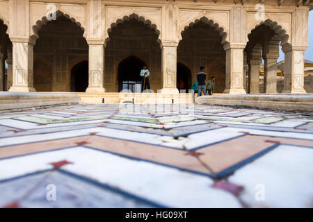 L'avant du Diwan-i-Khas situé dans le fort d'Agra. Agra, Uttar Pradesh. L'Inde Banque D'Images