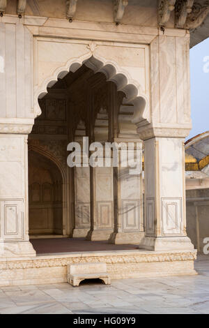 L'avant du Diwan-i-Khas situé dans le fort d'Agra. Agra, Uttar Pradesh. L'Inde Banque D'Images