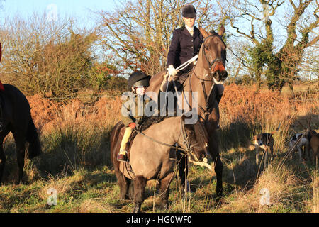 Chorley, UK. 2 Jan, 2017. Un jeune sur la chasse dans Chorley, 2 janvier 2017 © Barbara Cook/Alamy Live News Banque D'Images