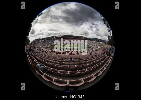 2 janvier 2017 - Californie, USA - vue depuis le haut du stade avant le Rose Bowl Game entre Penn State Nittany Lions et Université de Californie du sud de Troie au Rose Bowl Stadium de Pasadena, Californie. L'USC a gagné 52-49. (Crédit Image : © Scott Taetsch via Zuma sur le fil) Banque D'Images