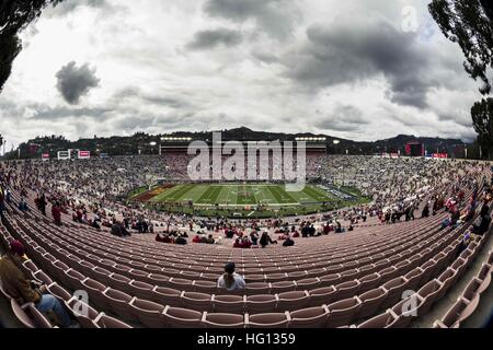 2 janvier 2017 - Californie, USA - vue depuis le haut du stade avant le Rose Bowl Game entre Penn State Nittany Lions et Université de Californie du sud de Troie au Rose Bowl Stadium de Pasadena, Californie. L'USC a gagné 52-49. (Crédit Image : © Scott Taetsch via Zuma sur le fil) Banque D'Images