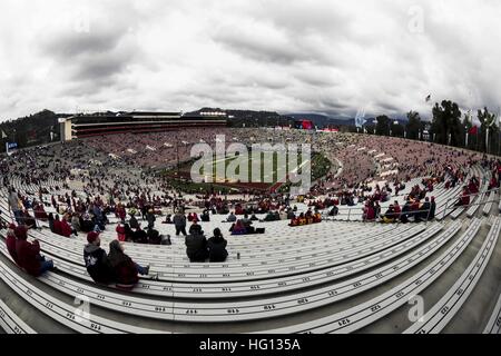 2 janvier 2017 - Californie, USA - vue depuis le haut du stade avant le Rose Bowl Game entre Penn State Nittany Lions et Université de Californie du sud de Troie au Rose Bowl Stadium de Pasadena, Californie. L'USC a gagné 52-49. (Crédit Image : © Scott Taetsch via Zuma sur le fil) Banque D'Images