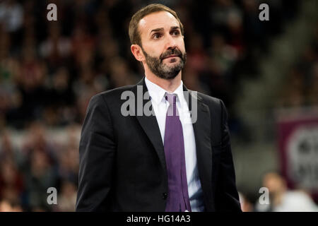 Vitoria, Espagne. 3 janvier, 2017. Sito Alonso (entraîneur, Baskonia) pendant la saison de basket-ball match 2016/2017 de ligue espagnole 'Liga ACB Saski Baskonia' entre le Real Madrid et à Fernando Buesa Arena Center le 3 janvier, 2017 à Vitoria, Espagne. ©david Gato/Alamy Live News Banque D'Images